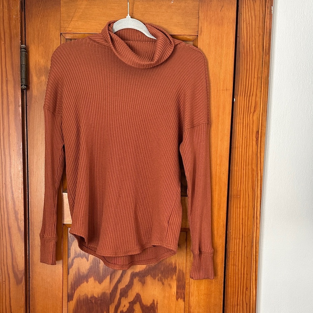 American Eagle Outfitters Burnt Orange Turtleneck Sweater